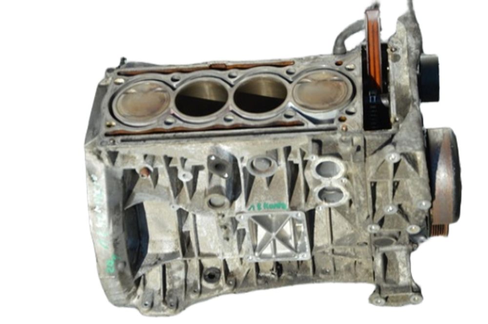 Blok silnika słupek Mercedes W203 W204 W209 1.8 Kompressor M271