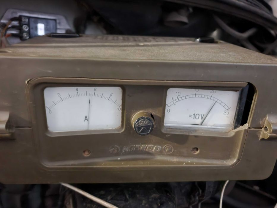 Зарядное устройство Каскад-2 для аккумулятора автомобиля или мотоцикла