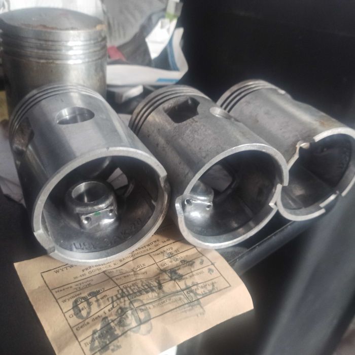 Tłoki  Syrena 105  102/szt/