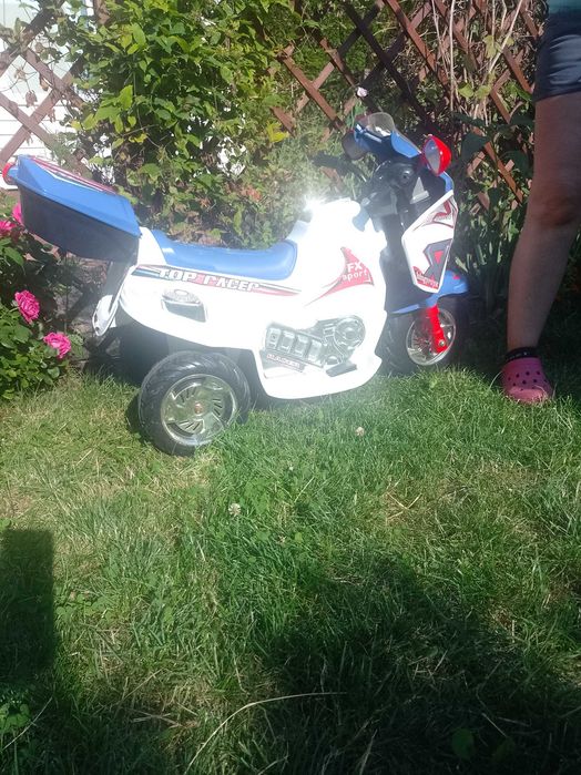 Motorek elektryczny
