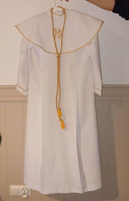 Szatka komunijna, alba komunijna dla dziewczynki, kościół Fara