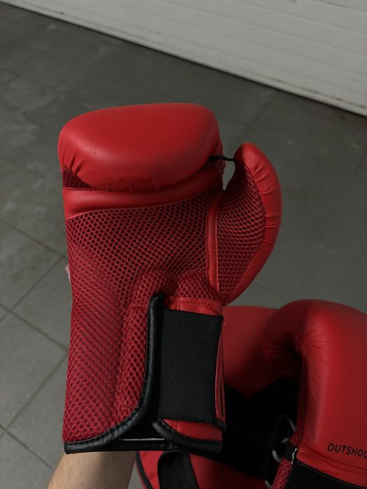 Saco de Boxe + Luvas Outshock- NOVOS