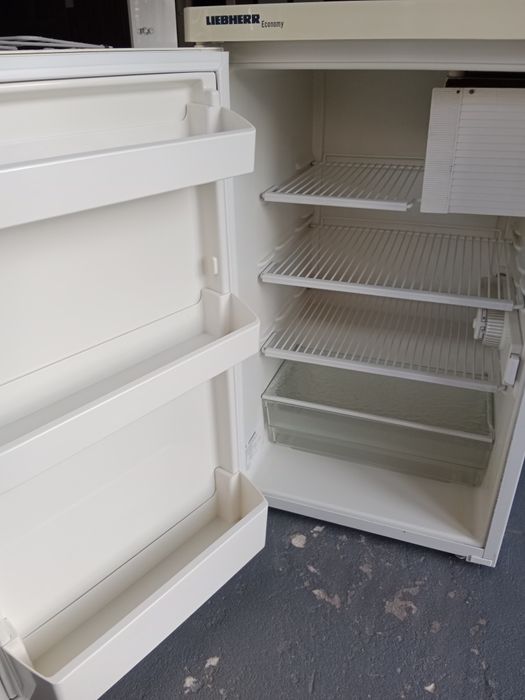 Lodówka w b.dobrym stanie !!!