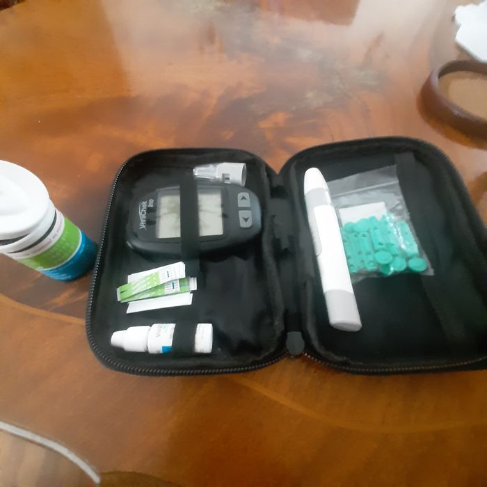 Glukometr może ktoś potrzebuje