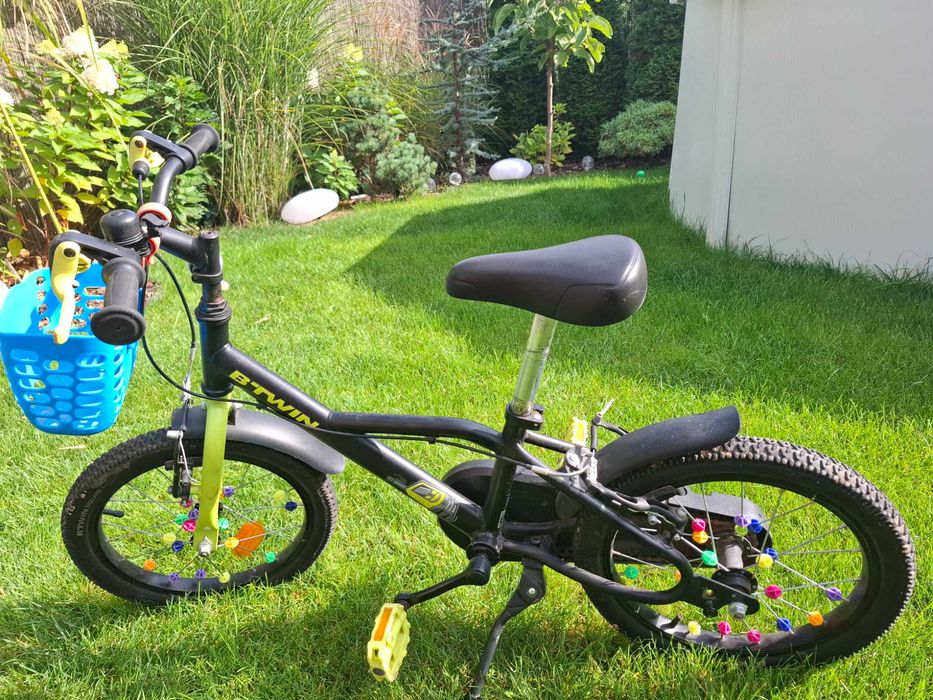 Rower dziecięcy Btwin 16" Dark Hero 500