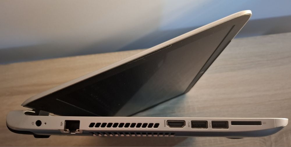 Laptop HP Pavilion 15cali