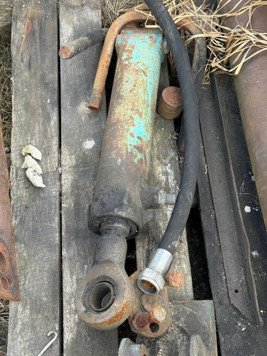 Продам гідроциліндри