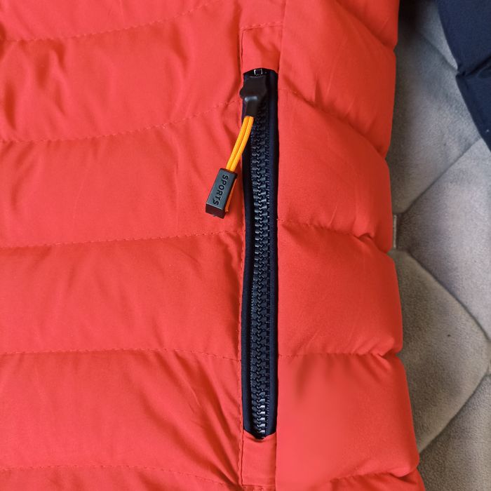 Продам куртку нову