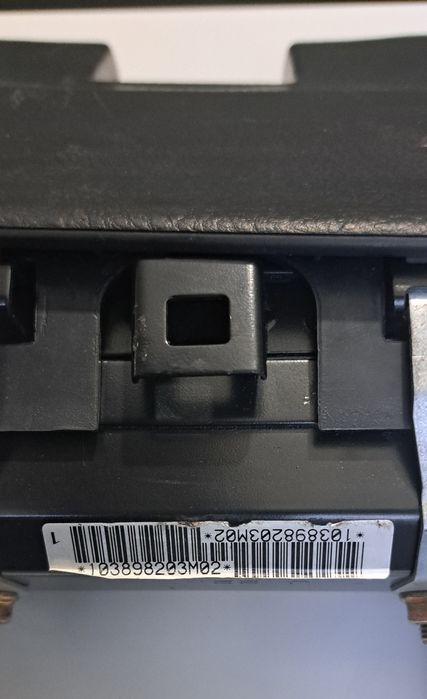 Подушка безопасности коленей Toyota Avensis T25 (RHD правый руль) Airbag.