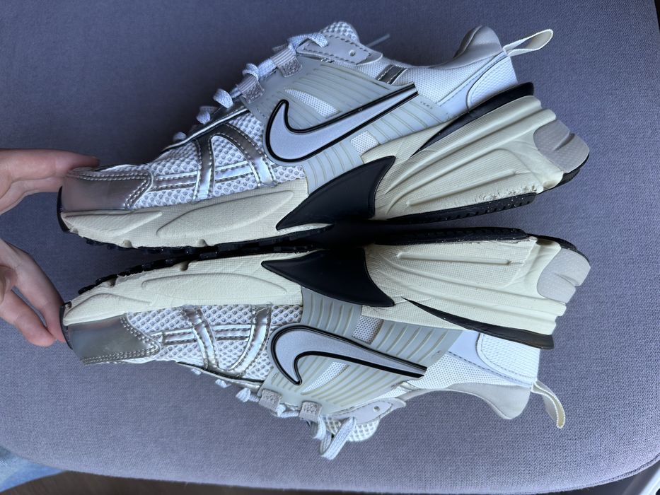 Оригінал Nike V2K Run Summit White Metallic Silver, рощмір 39