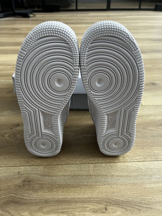 Nowe buty Nike Air Force 1,07 Białe - rozmiar 38 Uniseks