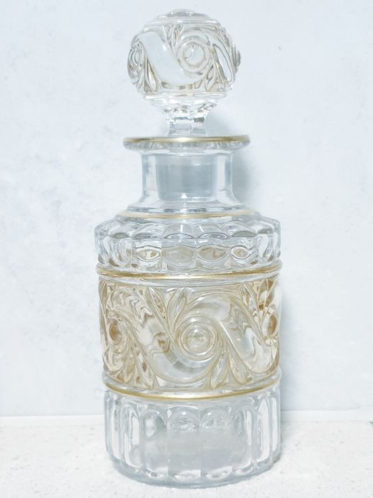 Conjunto de 2 antigos frascos de perfume em cristal Baccarat
