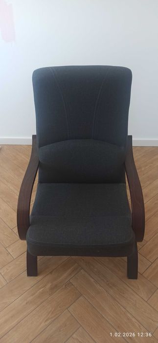 Fotel Finka drewniany