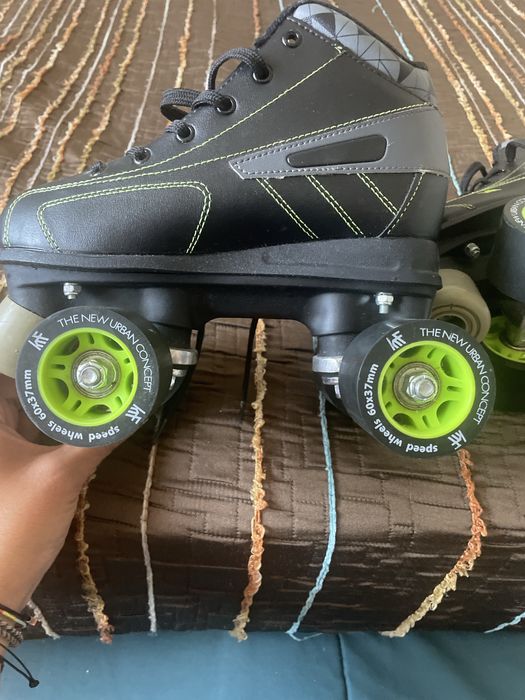 Patins como novos.