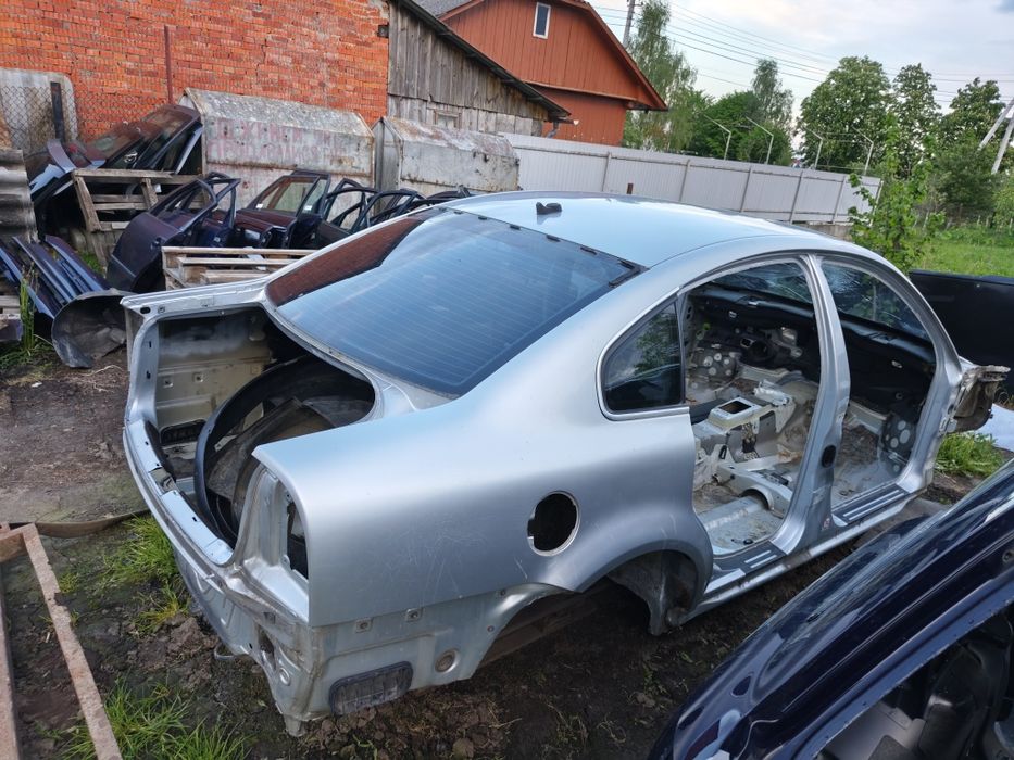 Чвертка, кузовні деталі Passat b5+ седан