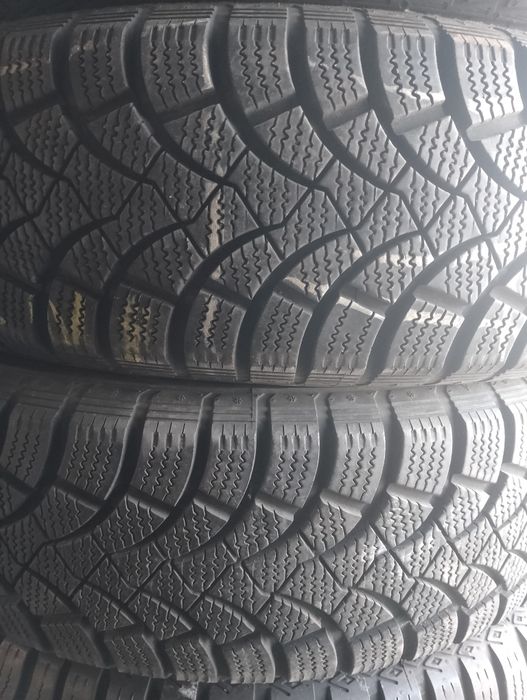 Продам зимние шины 215/70r16