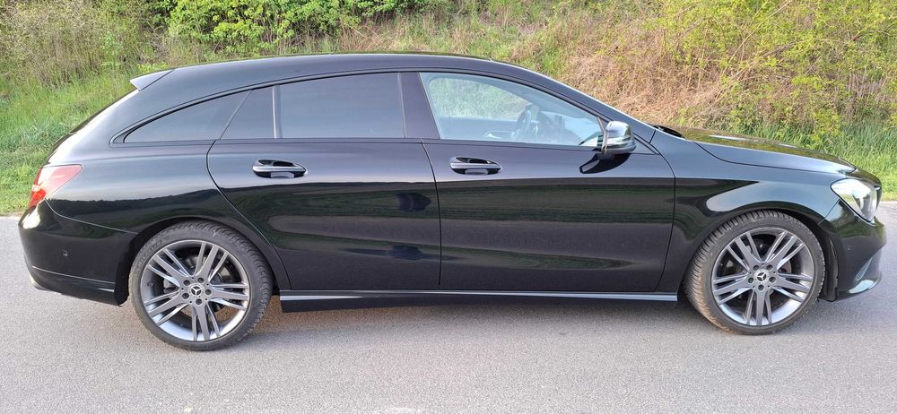 Samochód osobowy Mercedes Benz