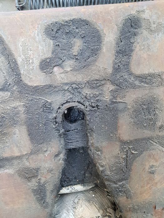 Продам сідло на тягач в комплекті з підрамником регульоване по довжині