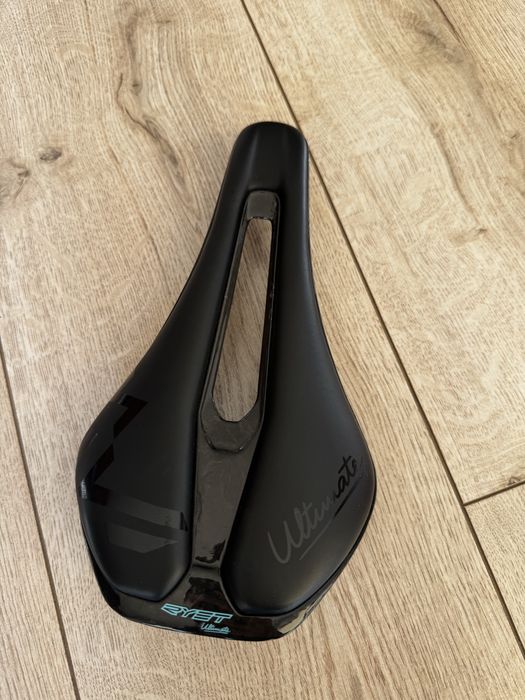 Siodełko karbonowe RYET Ultimate – ultralekkie 112 g