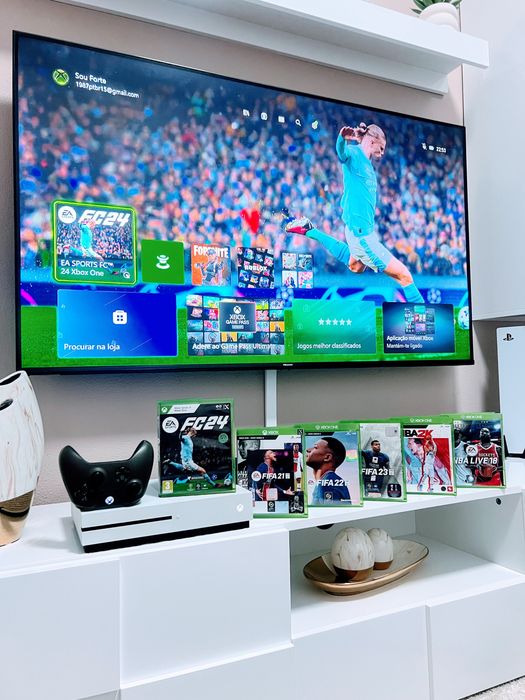 Xbox One S [4K] + Comando + Jogos [FC25, NBA2K22, Fortnite, Roblox]