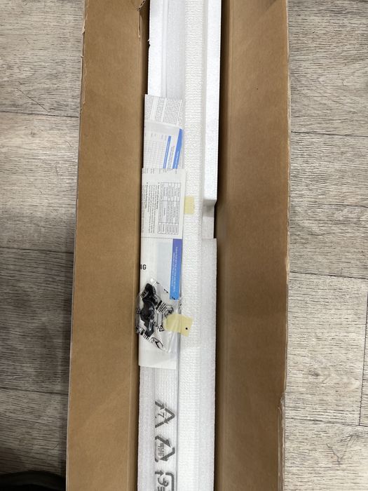 Продам рамка для ТВ SAMSUNG FRAME 75 White (VG-SCFT75WT/RU)