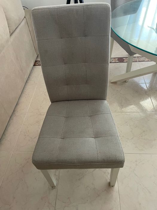 Mesa de vidro e 4 cadeiras