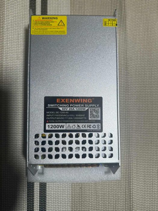 Zasilacz impulsowy EXENWING® model SE-1200-60.