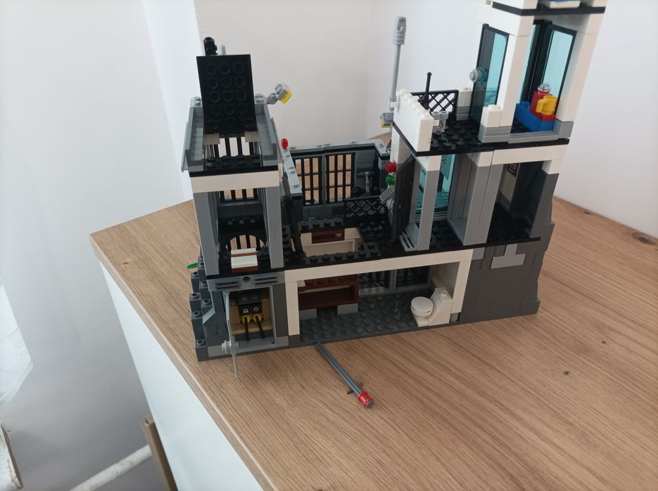 Lego 60130 wyspa więzienna