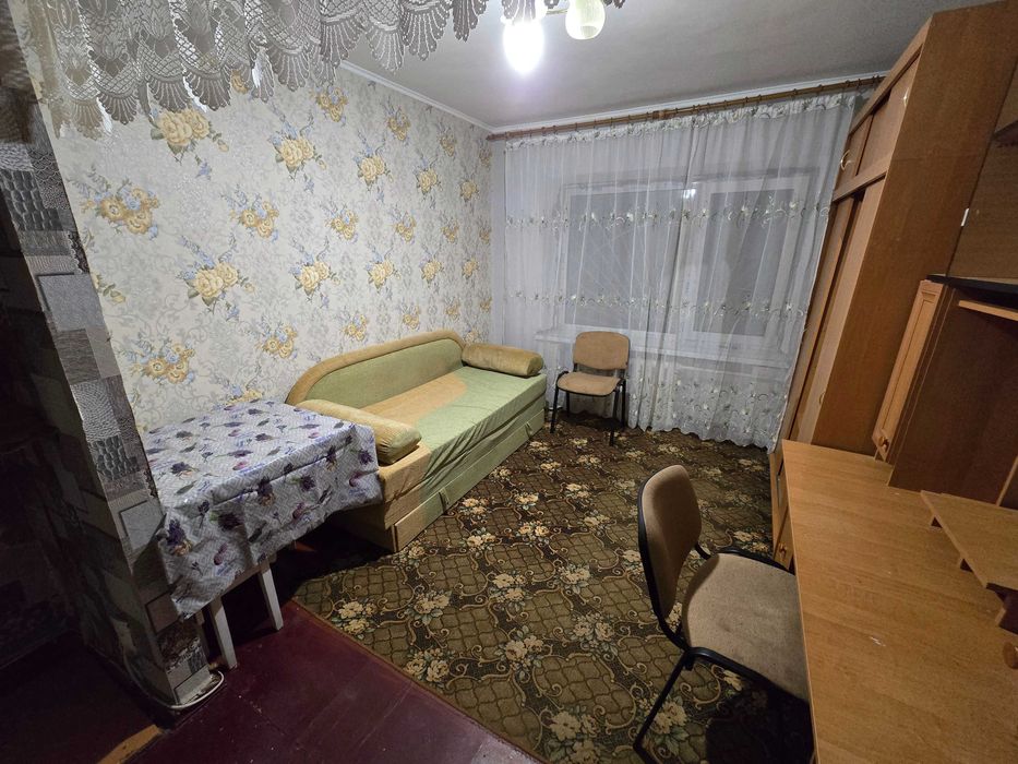 Здається кімн.в гуртожитку по вул.Антонова в р-ні Замостя,читайте опис