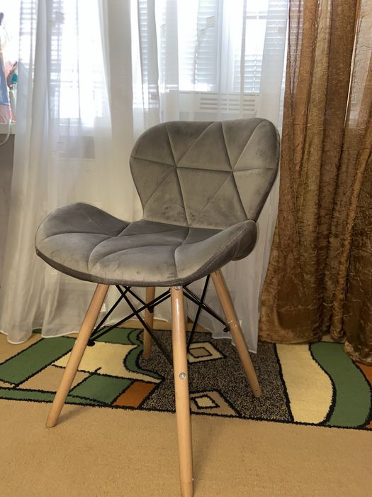 Стильний стілець