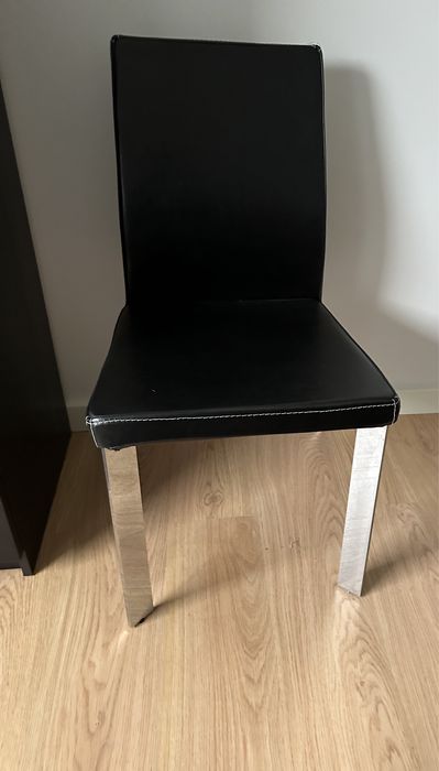 Cadeira em pele sintetica