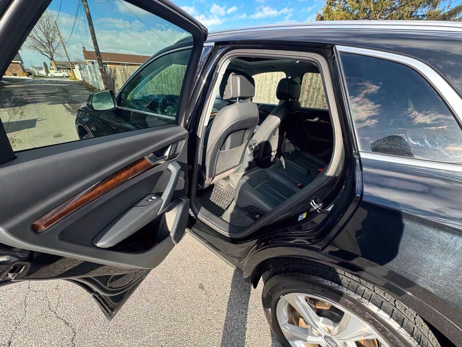 Audi Q5      2020
