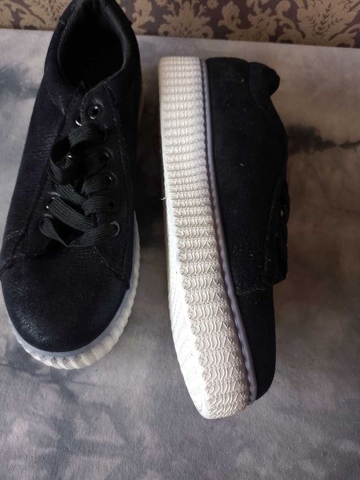 czarne buty 39 sportowe