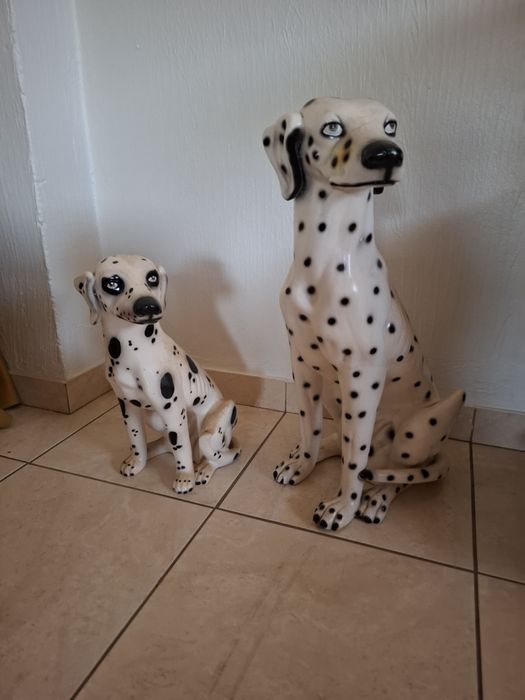Cães em cerâmica