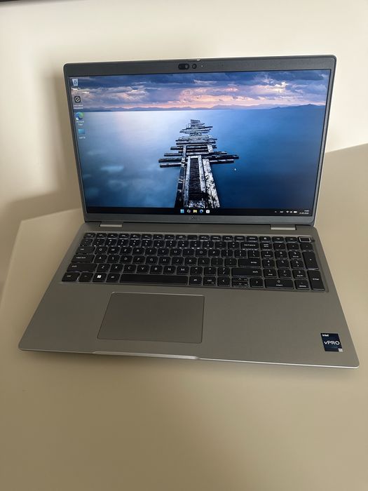 Dell Latitude 5540 15,6" IPS FHD Intel® Core i7-1370P 1.9Ghz 8GB RAM 256GB SSD