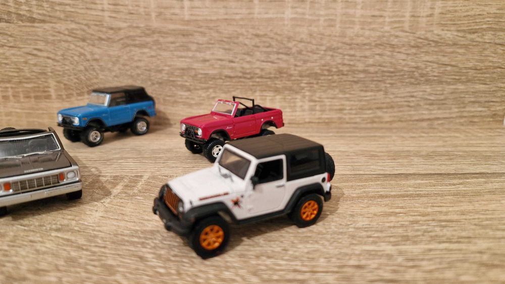 Lote de 6 Jeeps de todo terreno 1:64