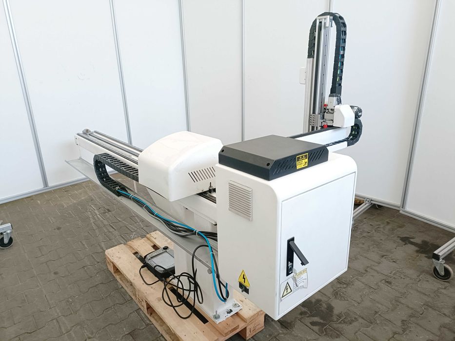 Robot kartezjański picker do wtryskarki manipulator chwytak podajnik