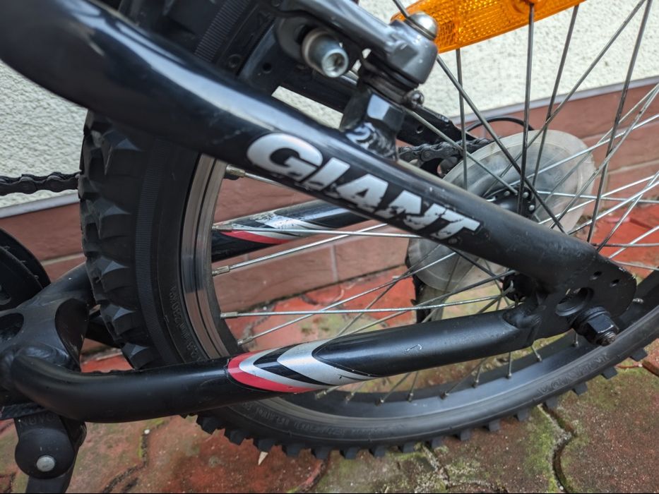 Giant 20" MTX 125 czarny + kask