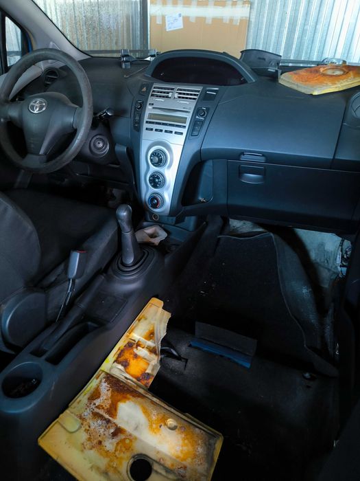 Toyota Yaris  1.4 D4D 2007  ( części )