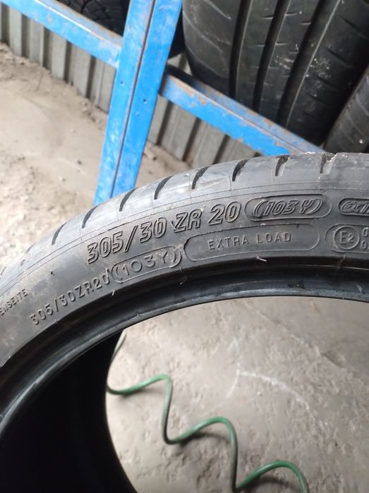305/30ZR20×245/30ZR20 Michelin Pilot sport cup2  Audi R8