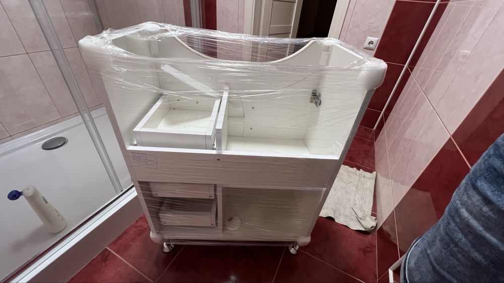 Тумбочка з умивальником, рукомийником
