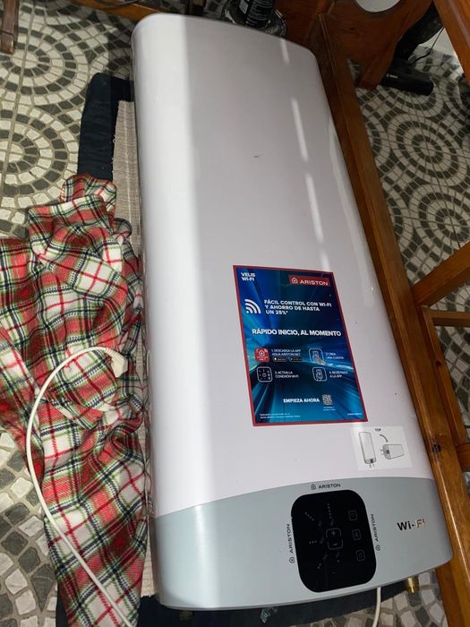 Termoacumulador ariston 100L