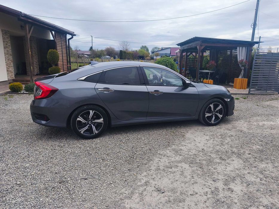 Honda Civic X 1.5 Executive- Polski salon - Bezwypadkowy