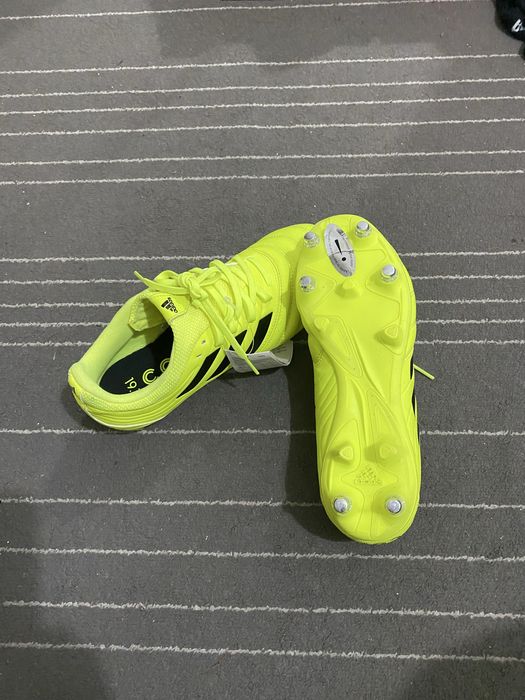 Chuteira adidas copa nova