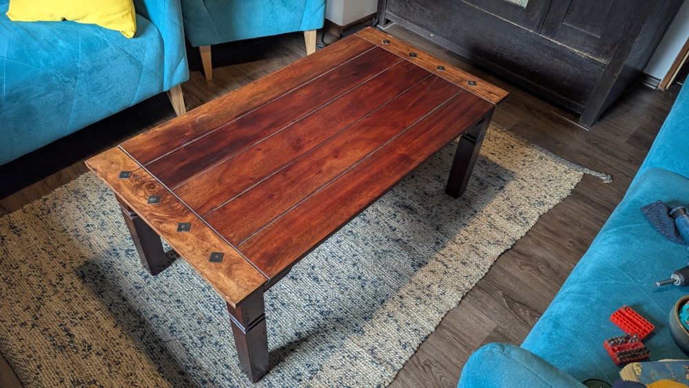 Stół drewniany niski