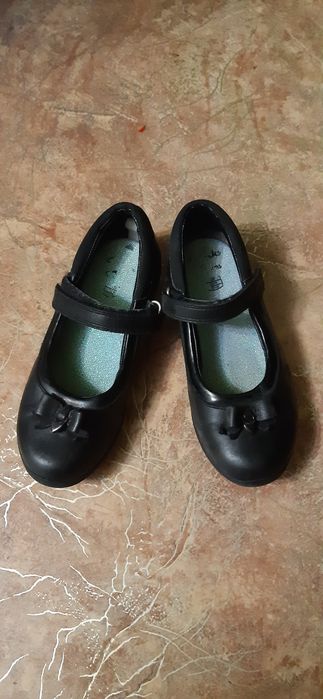 Туфлі на дівчинку