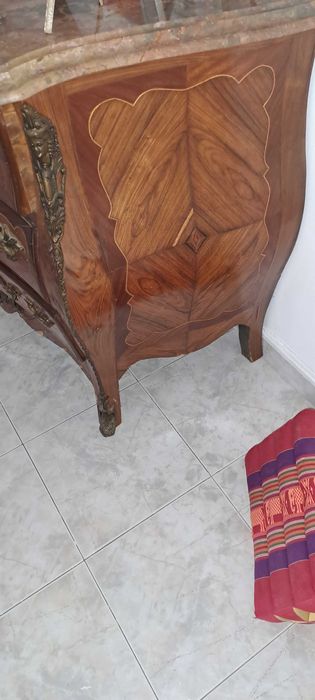 Cómodo estilo francês com pedra mármore