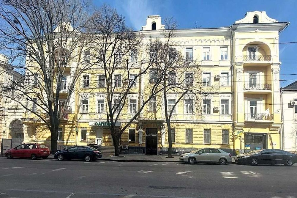 Садовая: продам комнату «со всем своим» в коммуне возле Нового базара!
