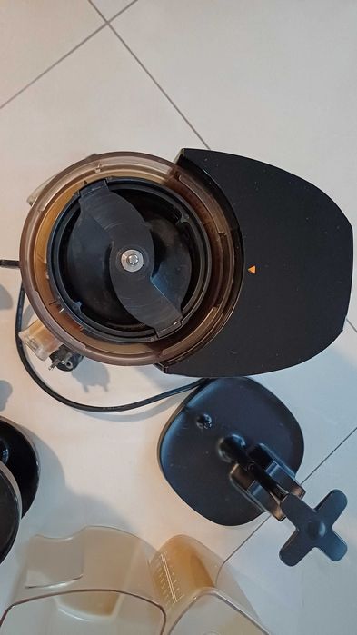 Hurom HF 26 wyciskarka wolnoobrotowa do soków