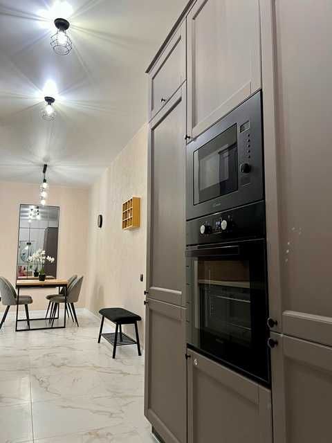 New! 3 кімнатна в Центрі!Подобово